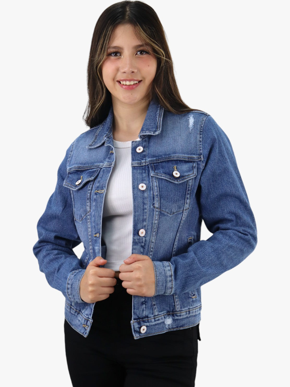 Chamarra denim tono azul con destrucción