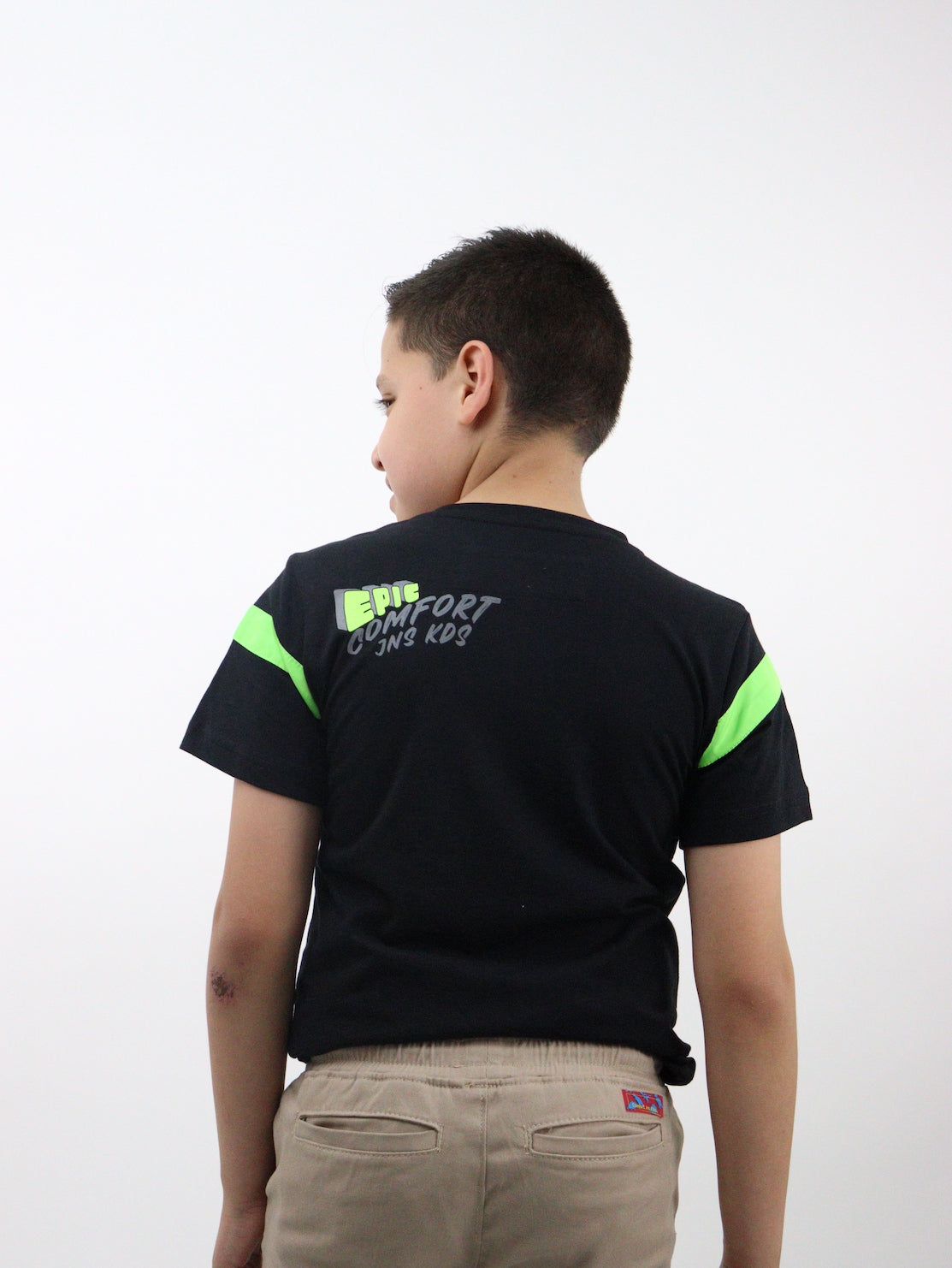 Playera manga corta con estampado de dinosaurio