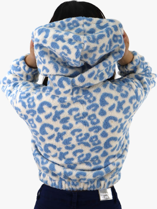 Chamarra de tela polar con animal print