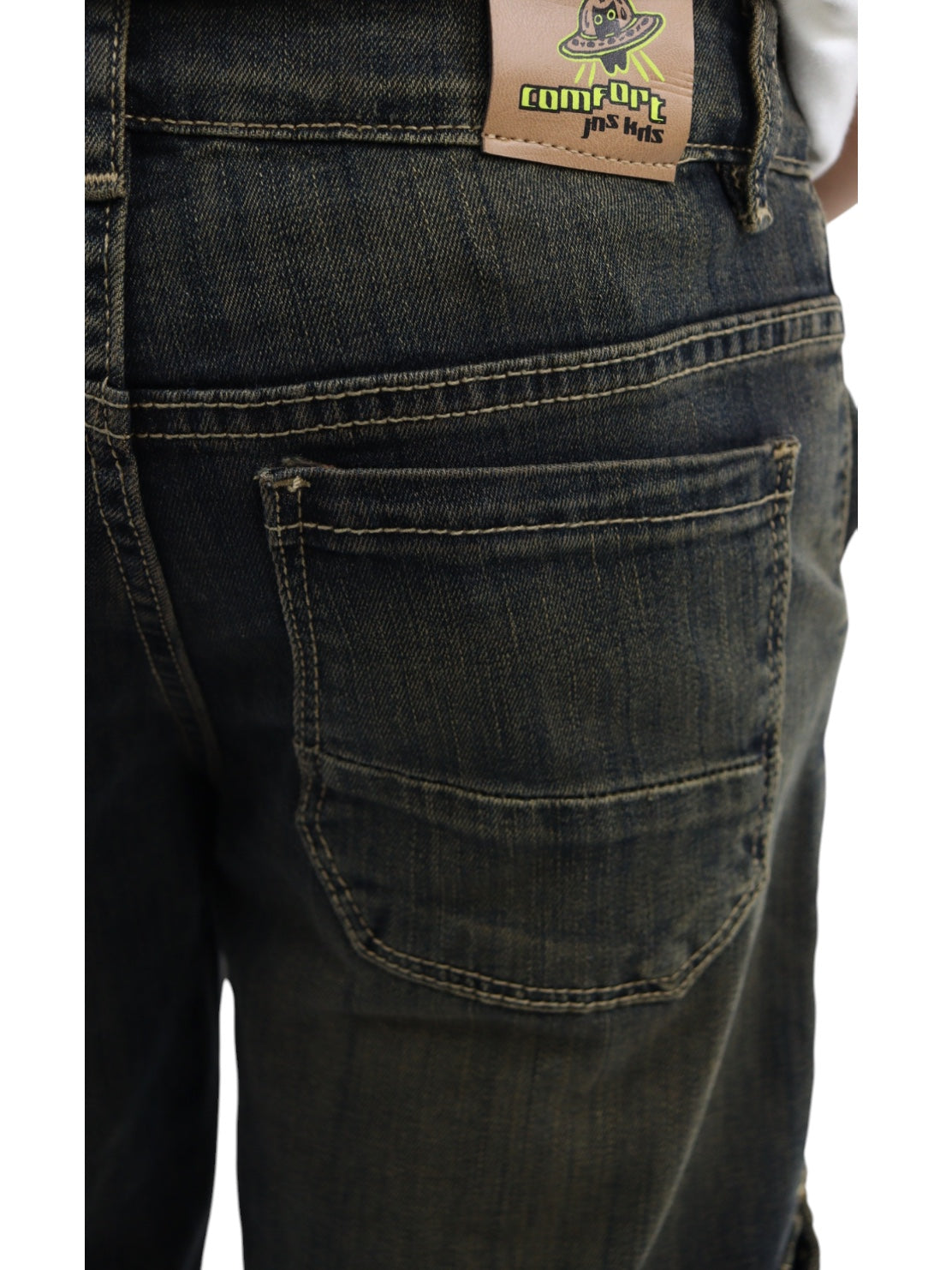 Jeans loose fit con tinta