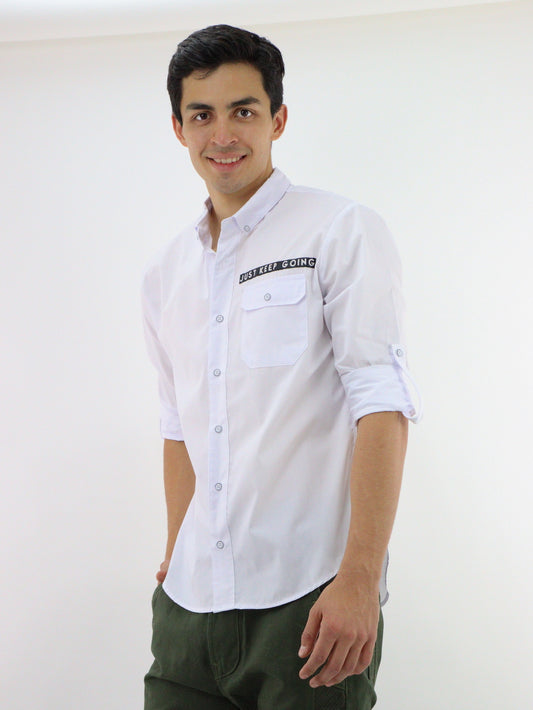 Camisa manga larga de color blanco con estampado