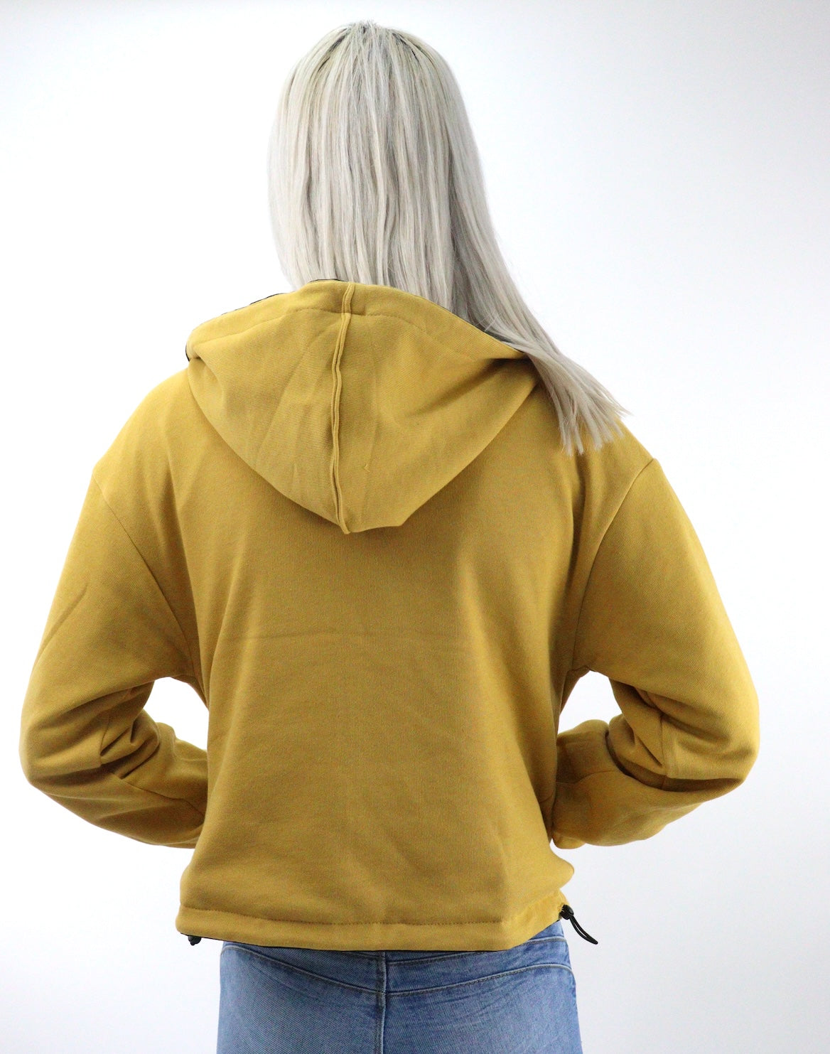 Chamarra rompevientos doble vista con print de cebra