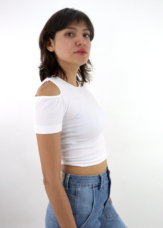 Blusa con abertura de hombros color blanco