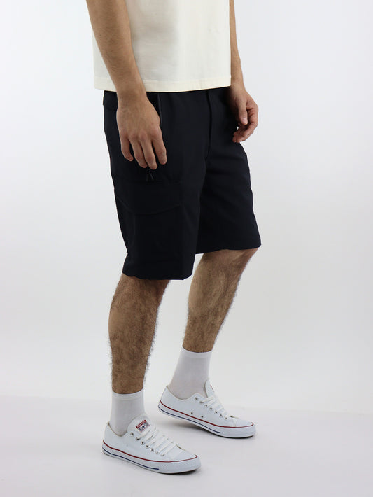 Bermuda cargo de color negro