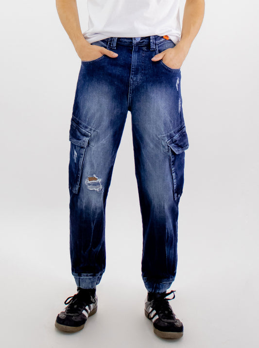 Jeans denim cargo de color azul oscuro