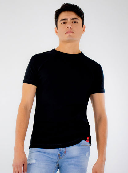 Playera básica manga corta de color negro