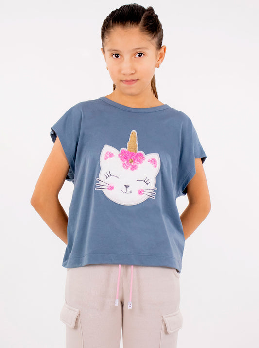 Playera manga corta de color cerceta con figura de gato