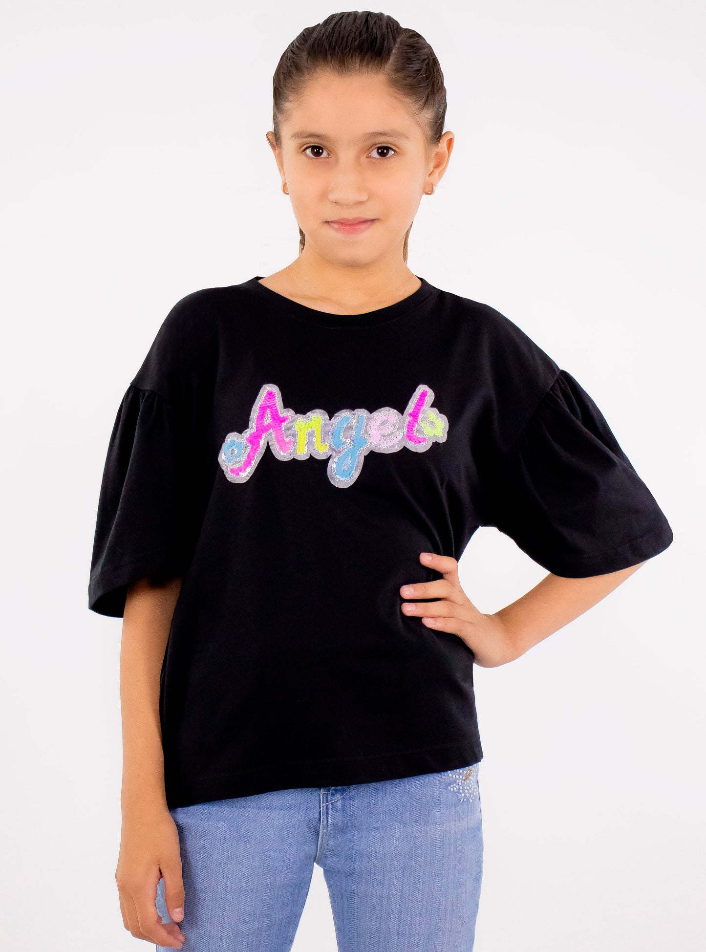 Playera manga corta de color negro con lentejuela