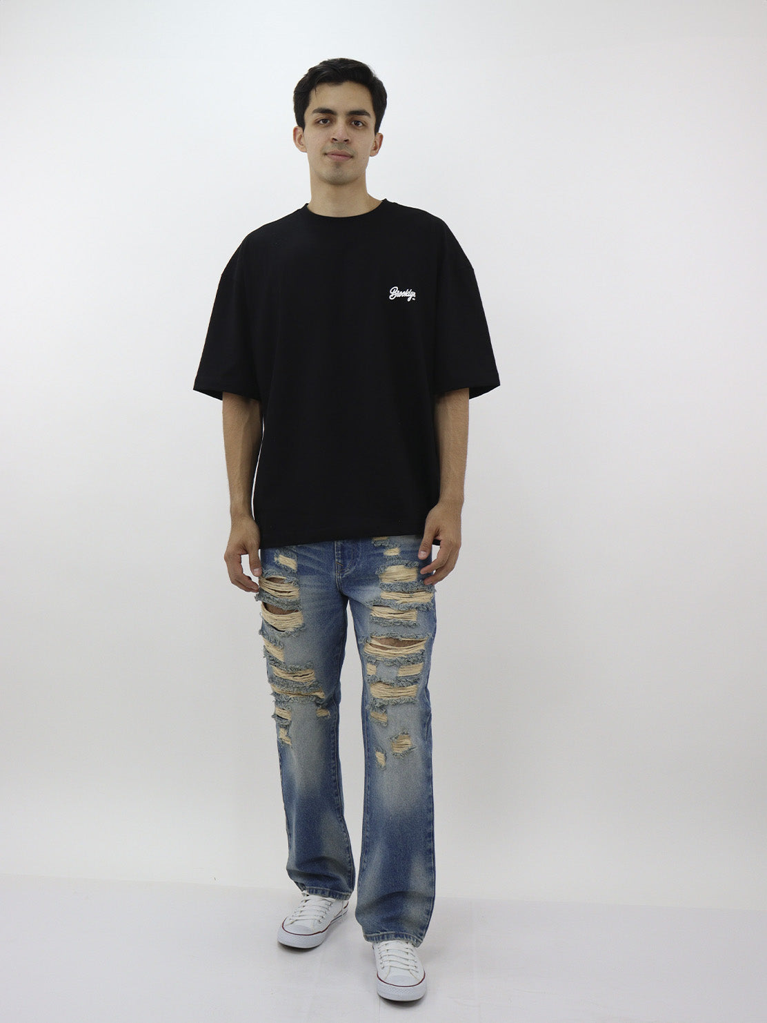 Jeans regular azul con tinta