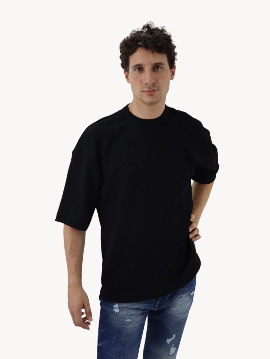 Playera oversize de color negro (NUEVA TEMPORADA)