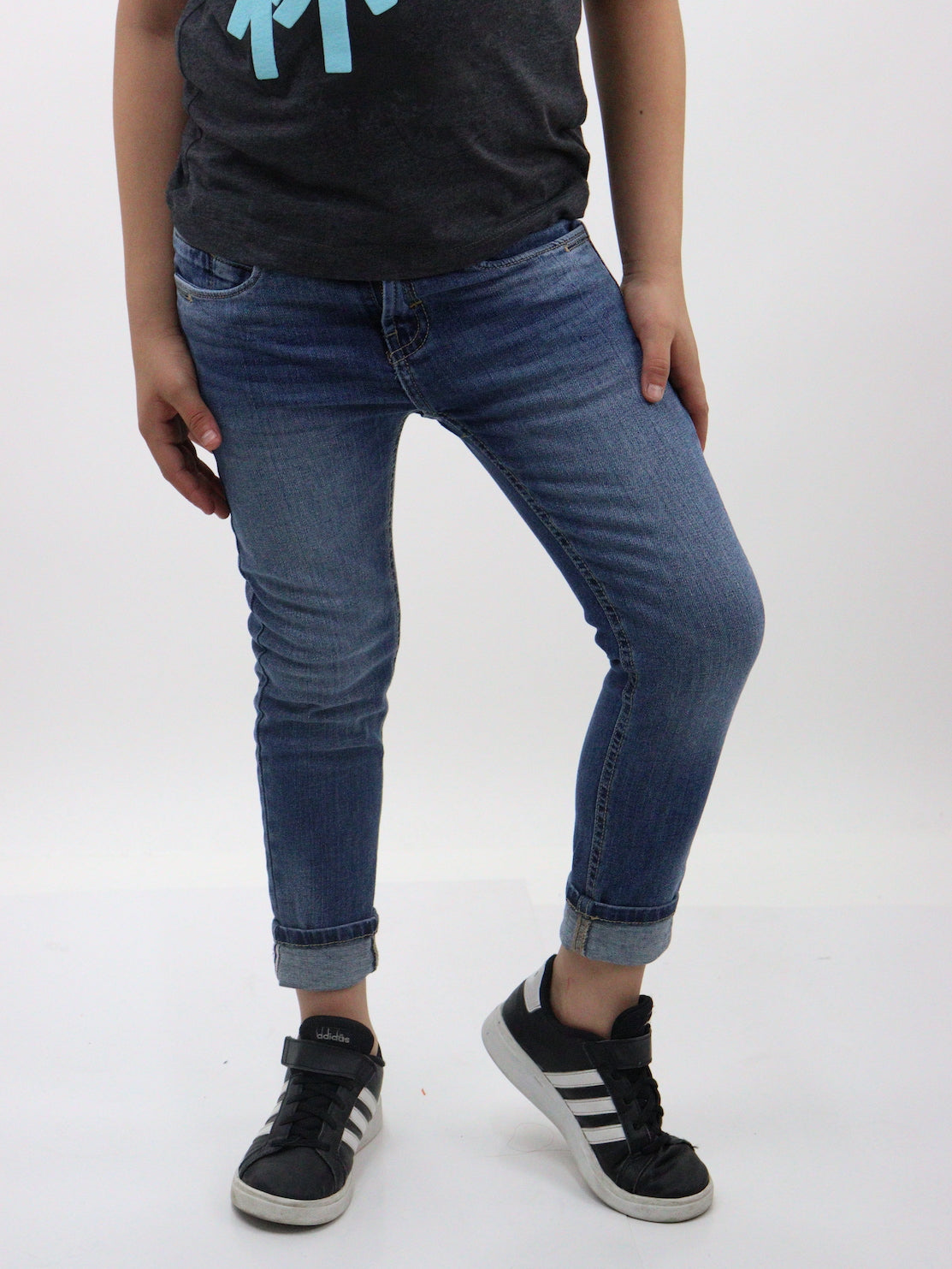 Jeans skinny de color azul deslavado