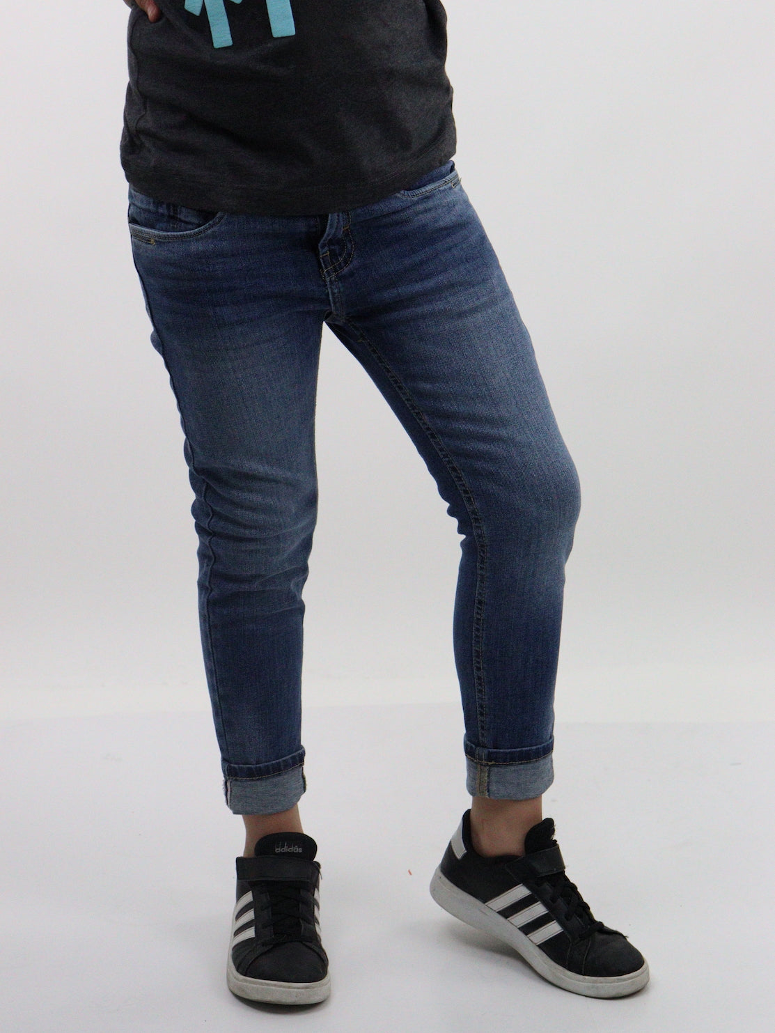 Jeans skinny de color azul deslavado