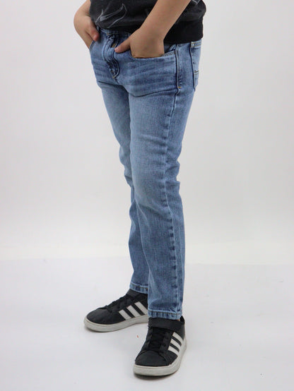 Jeans slim de color azul deslavado (NUEVA TEMPORADA)