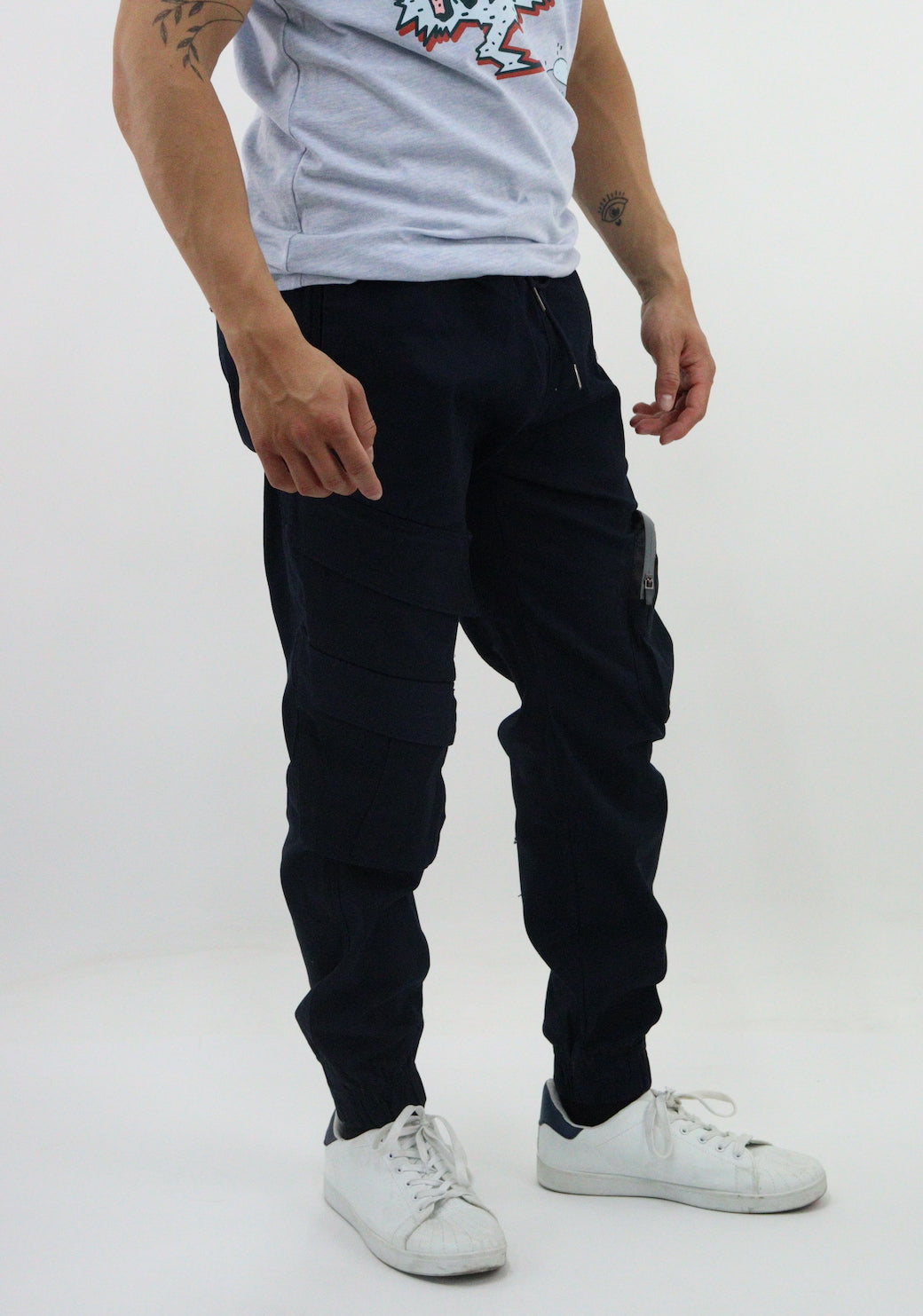 Jogger cargo gabardina de color azul marino (NUEVA TEMPORADA)