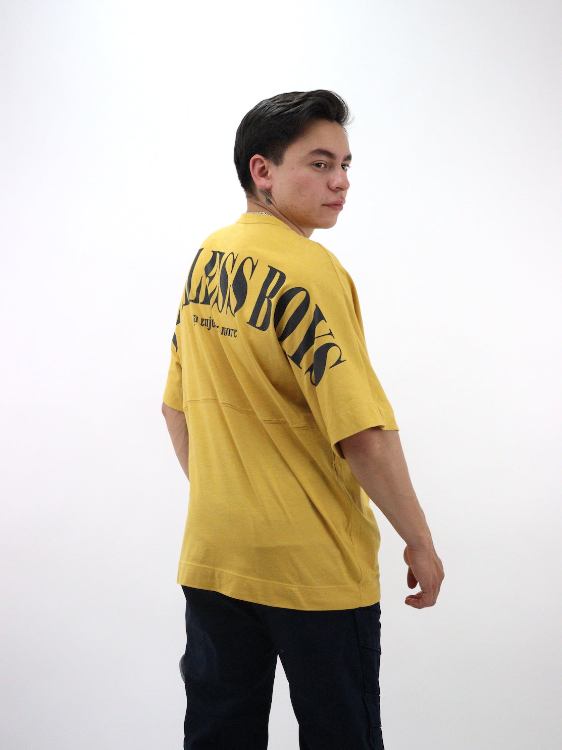 Playera oversize de color amarillo mostaza (NUEVA TEMPORADA)