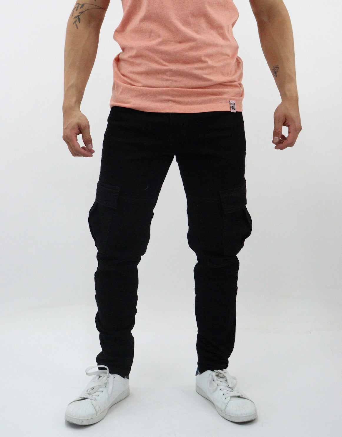 Jeans cargo de color negro (NUEVA TEMPORADA)