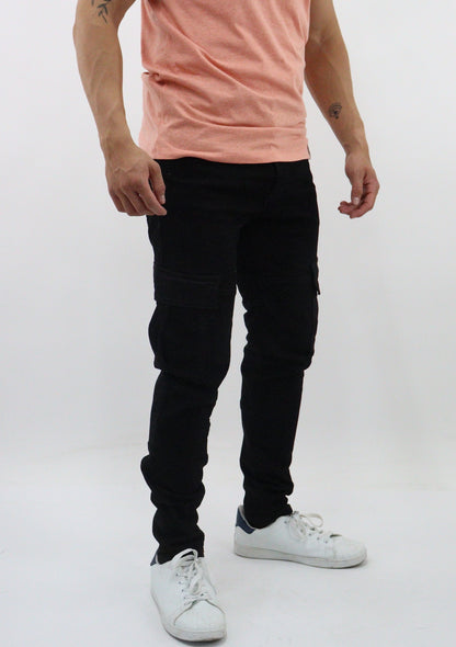 Jeans cargo de color negro (NUEVA TEMPORADA)