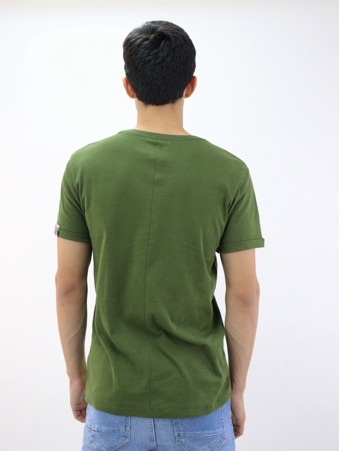 Playera manga corta de color verde militar