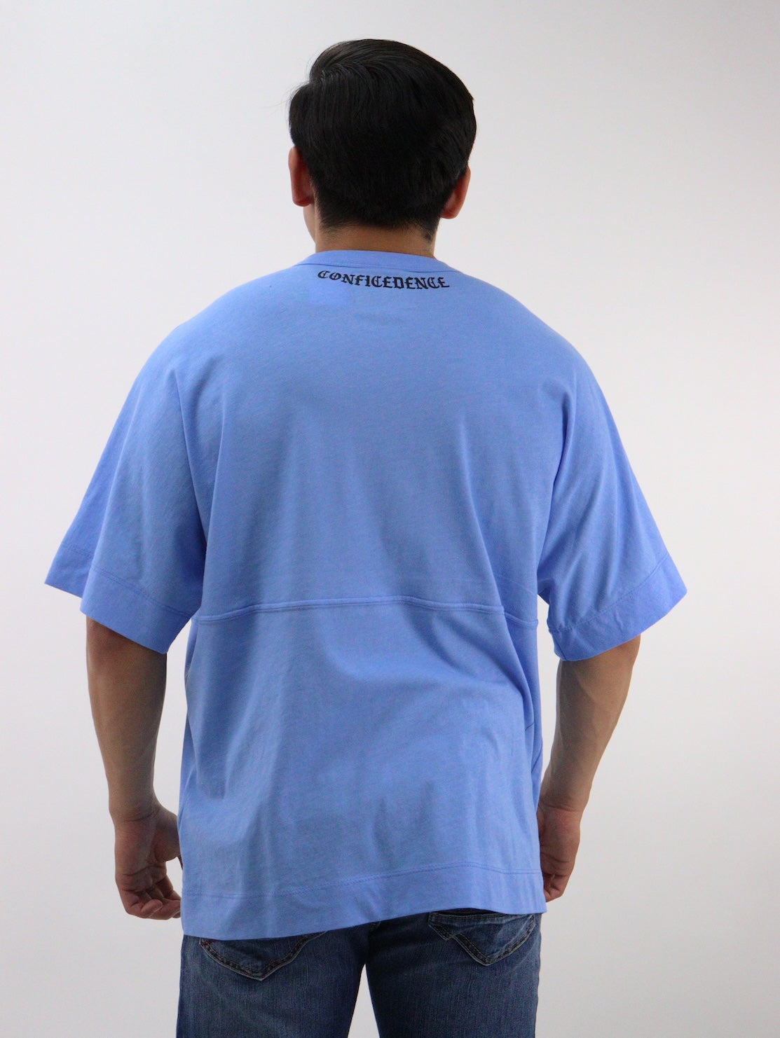 Playera oversize de color azul (NUEVA TEMPORADA)