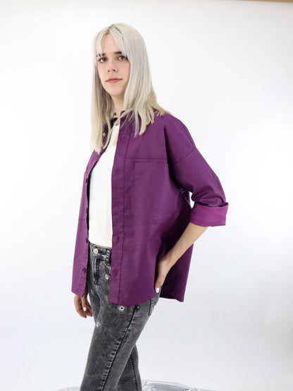 Sobrecamisa de color morado