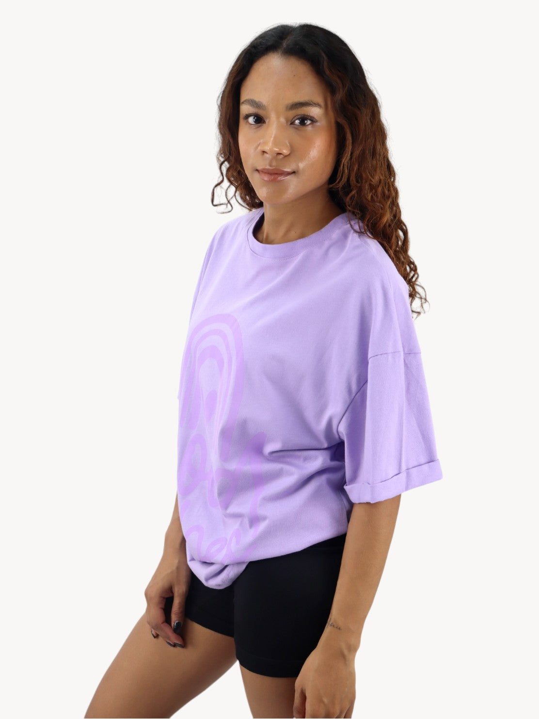 Playera oversize de color lila con estampado (NUEVA TEMPORADA)