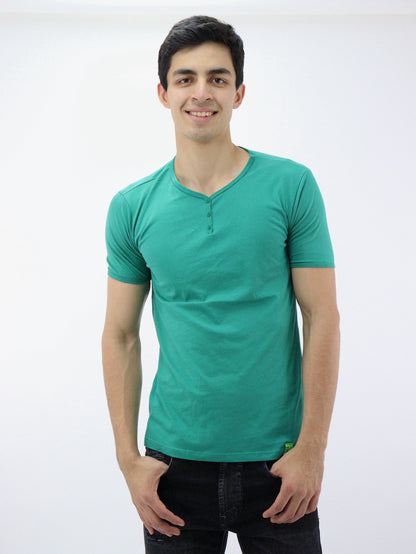 Playera manga corta de color verde con cuello V (NUEVA TEMPORADA)