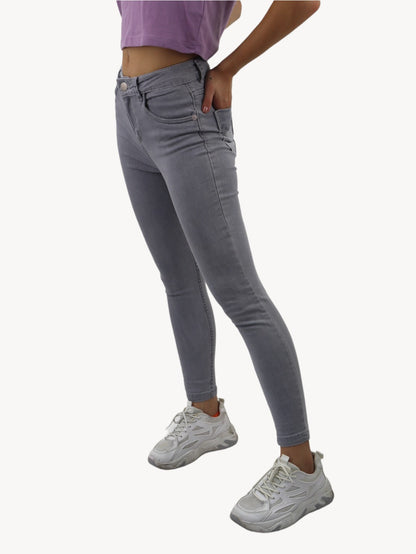 Jeans skinny tiro alto de color gris (NUEVA TEMPORADA)