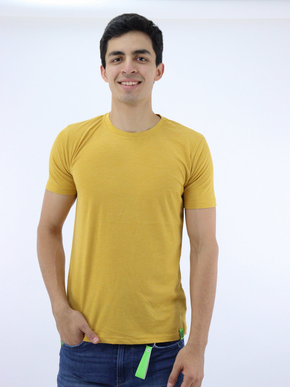 Playera básica manga corta de color amarillo mostaza (NUEVA TEMPORADA)