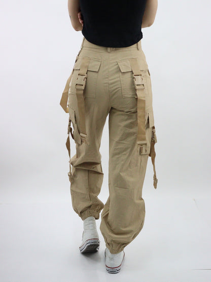 Pantalón cargo de color beige con cintas de broche (NUEVA TEMPORADA)