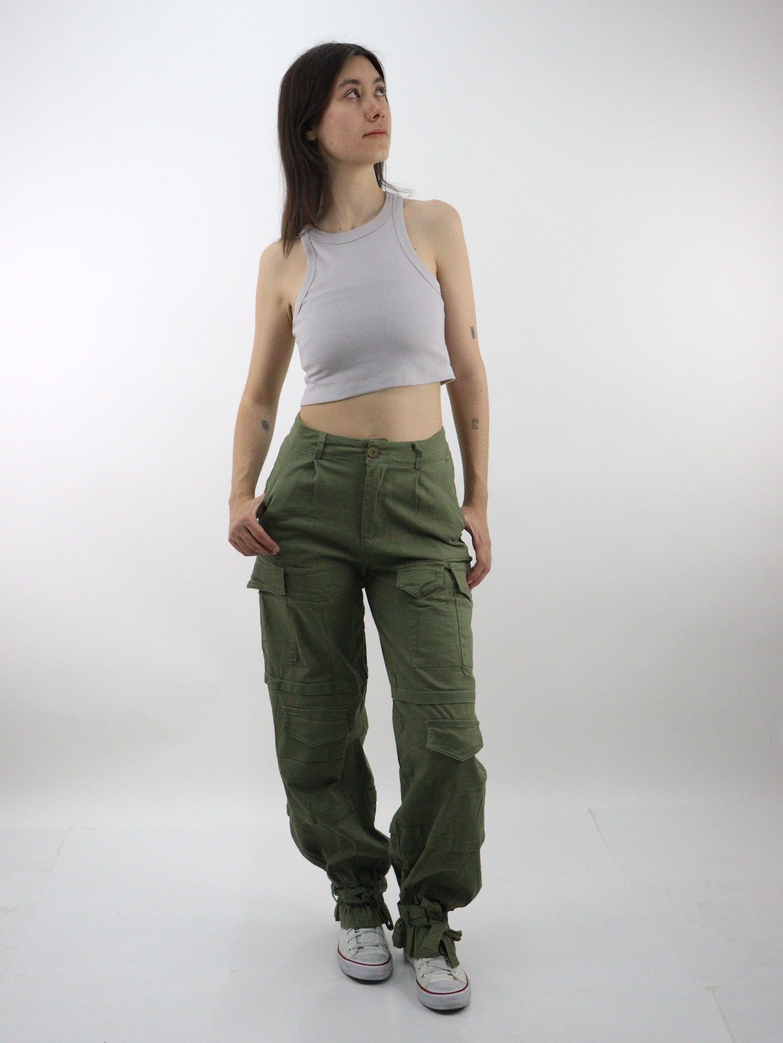 Pantalón cargo de color verde militar (NUEVA TEMPORADA)