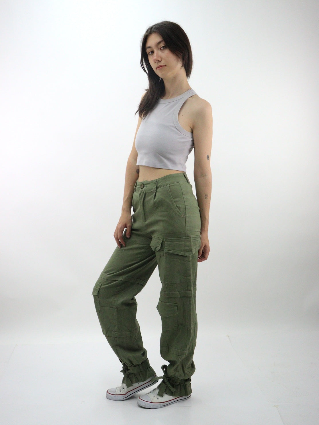 Pantalón cargo de color verde militar (NUEVA TEMPORADA)