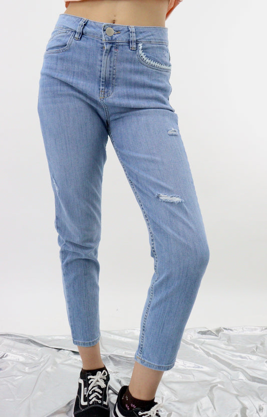 Jeans mom clasic de color azul claro