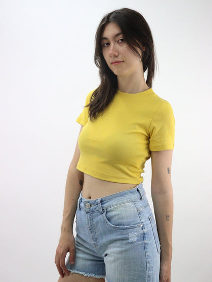 Playera crop básica de color amarillo mostaza (NUEVA TEMPORADA)