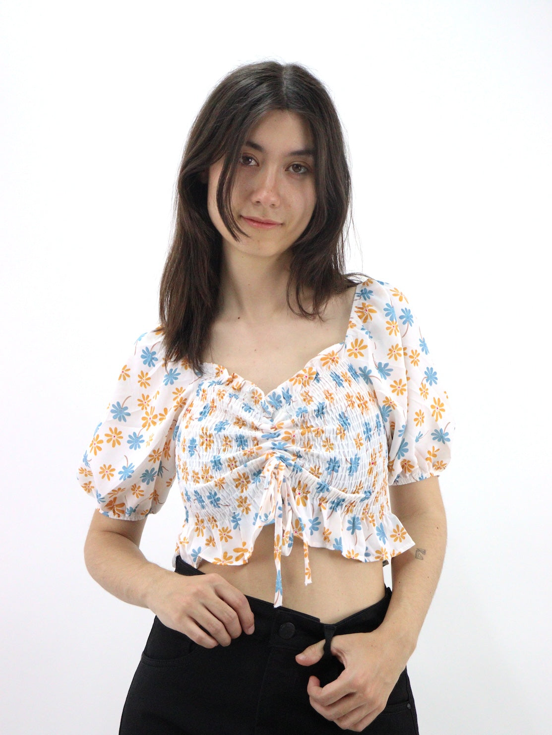 Blusa con estampado floral y cordón delantero (NUEVA TEMPORADA)