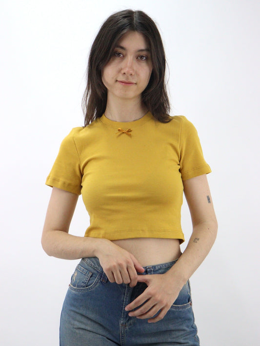 Playera coquette manga corta de color amarillo mostaza (NUEVA TEMPORADA)