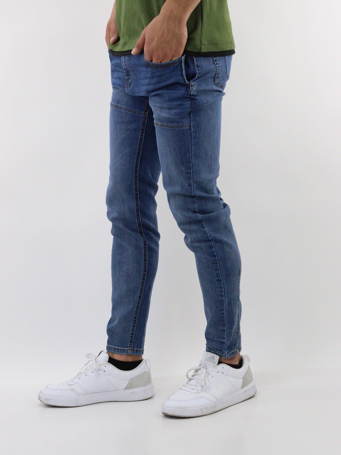 Jeans skinny de color azul oscuro