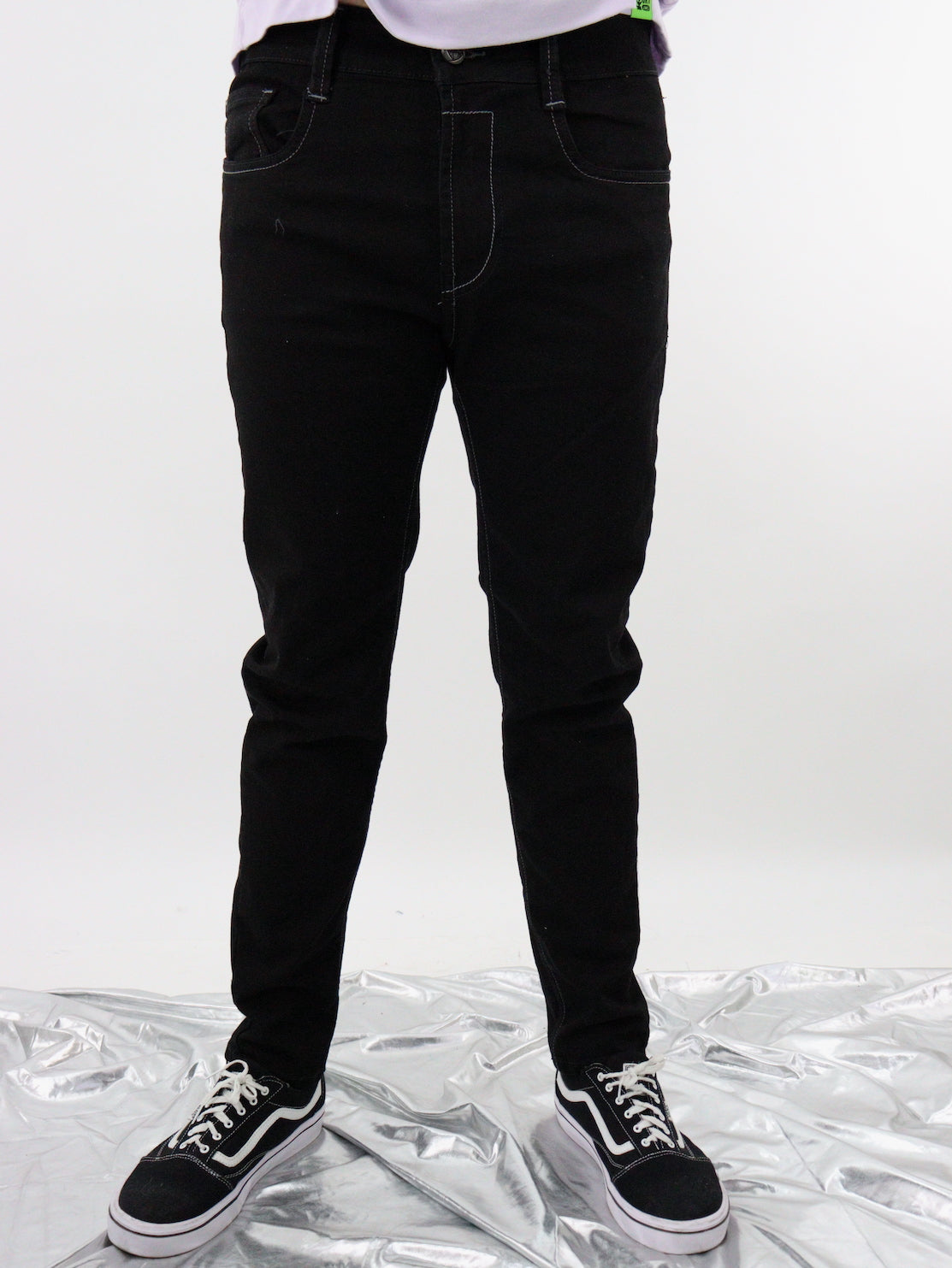 Jeans skinny de color negro