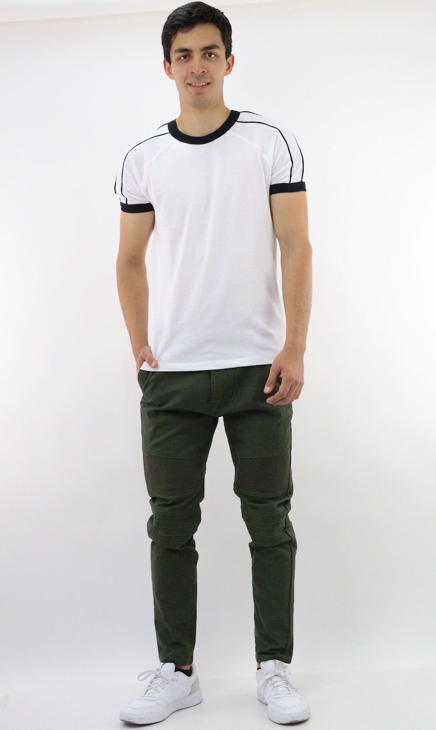 Jeans estilo biker de color verde militar