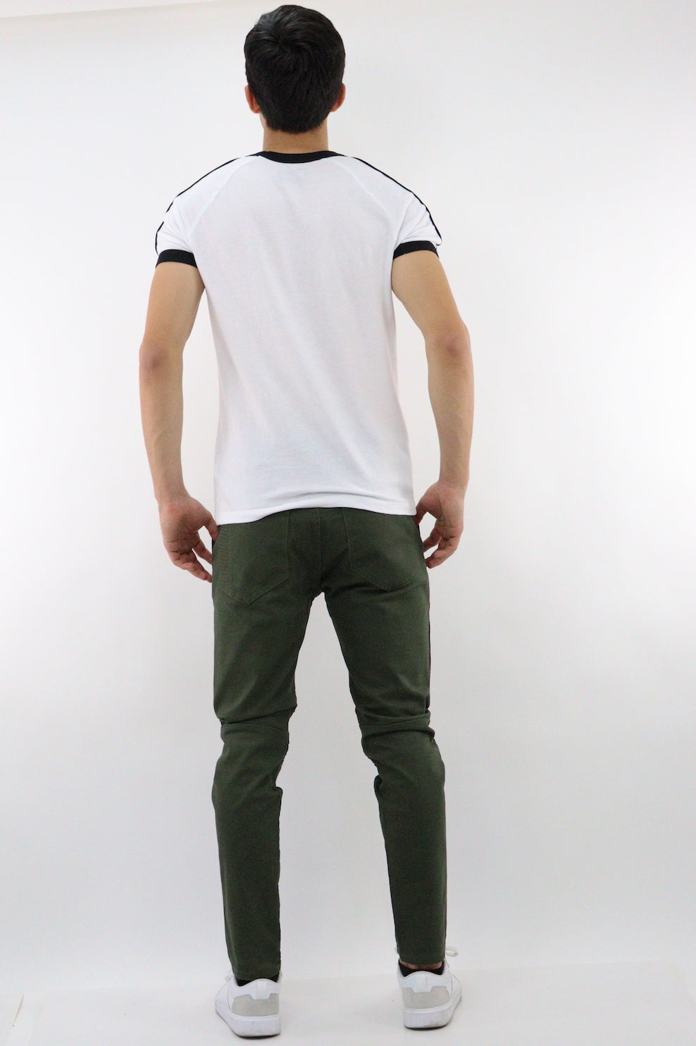 Jeans estilo biker de color verde militar