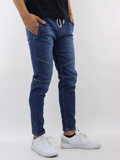 Jogger denim de color azul oscuro