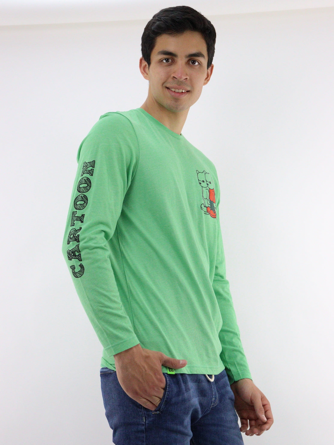 Playera manga larga de color verde con estampado (NUEVA TEMPORADA)