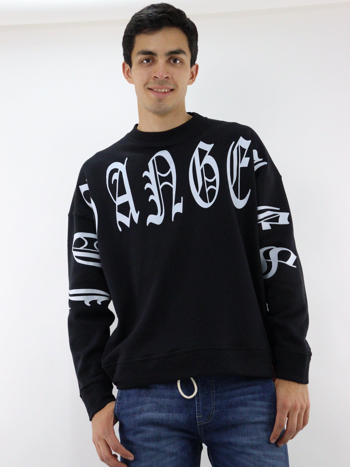 Sudadera oversize de color negro con estampado (NUEVA TEMPORADA)