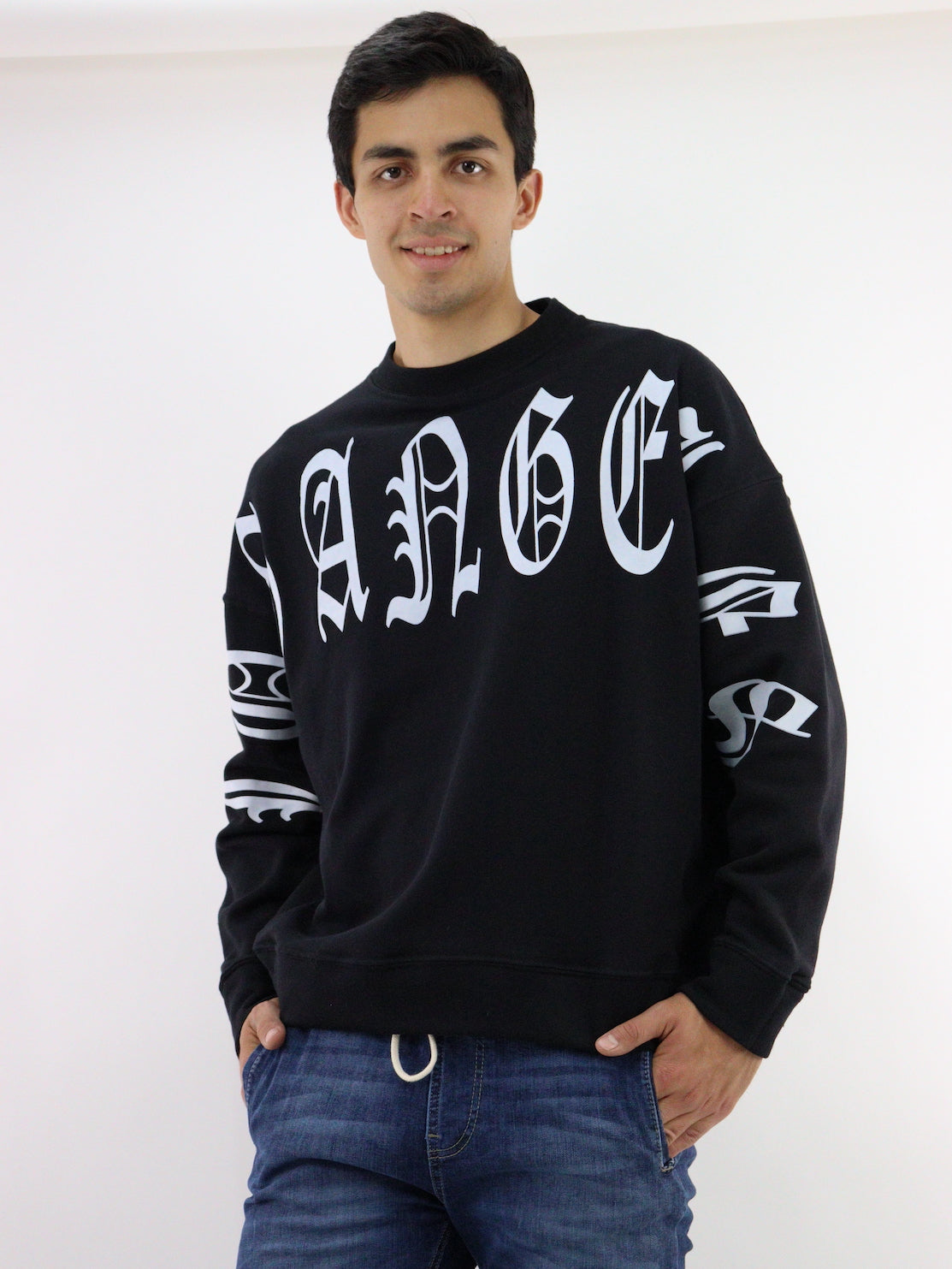 Sudadera oversize de color negro con estampado (NUEVA TEMPORADA)