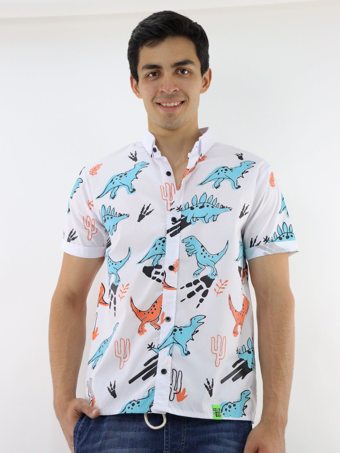 Camisa manga corta con print de dinosaurios