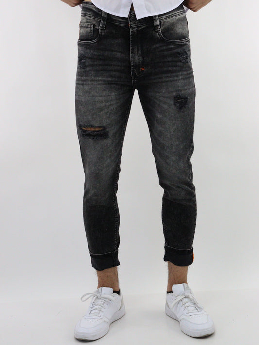 Jeans skinny de color negro deslavado con destrucción (NUEVA TEMPORADA)