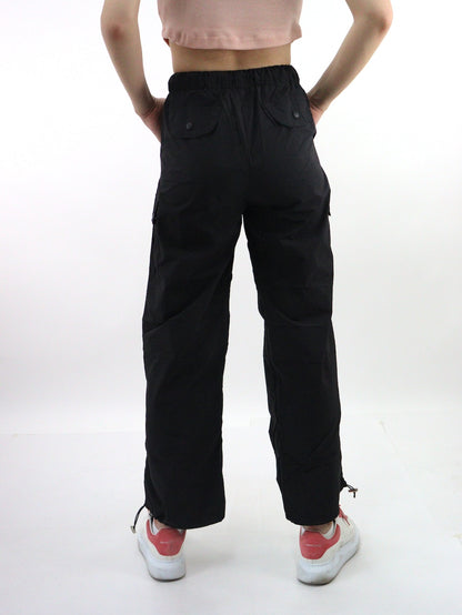 Pantalón cargo parachute de color negro (NUEVA TEMPORADA)