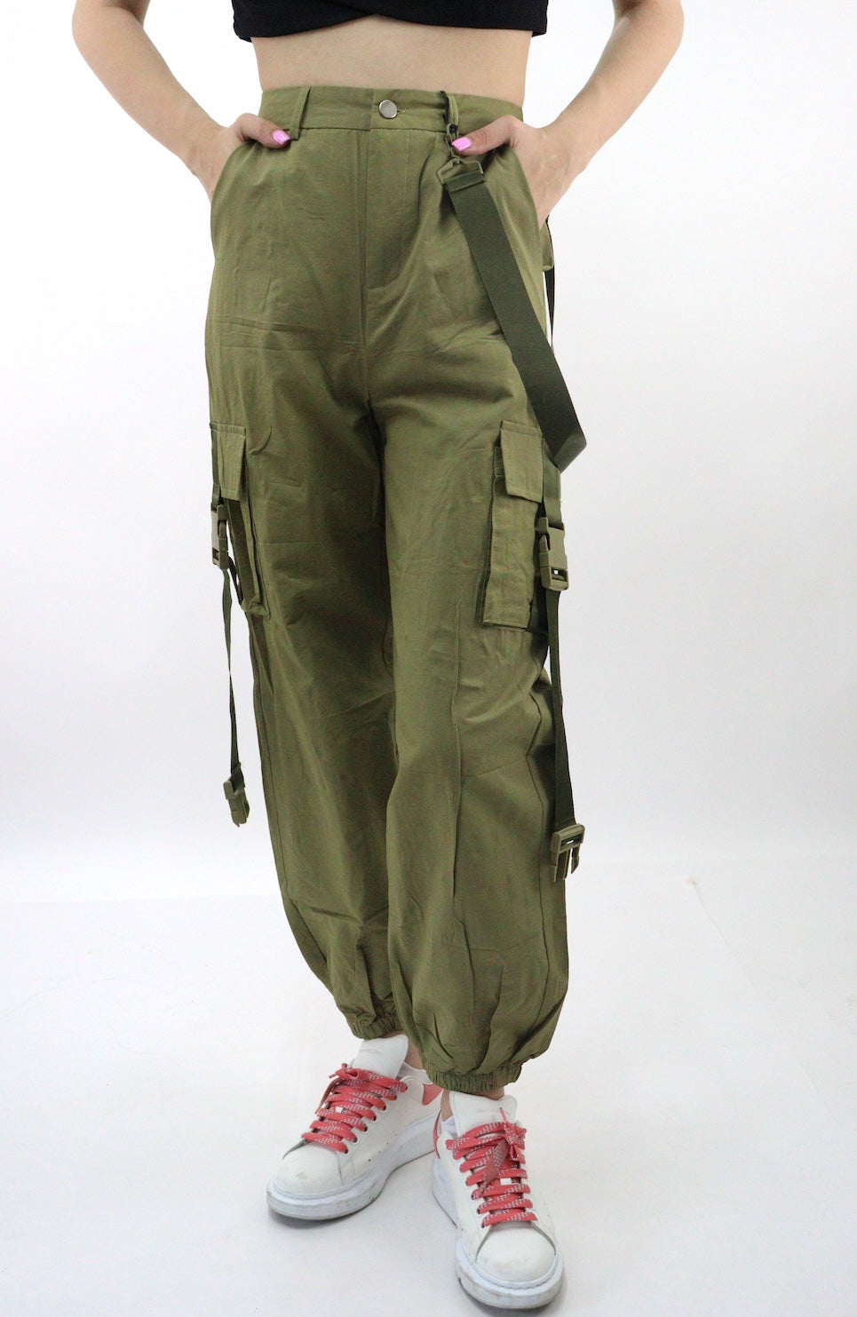 Pantalón cargo de color verde militar con cintas de broche (NUEVA TEMPORADA)