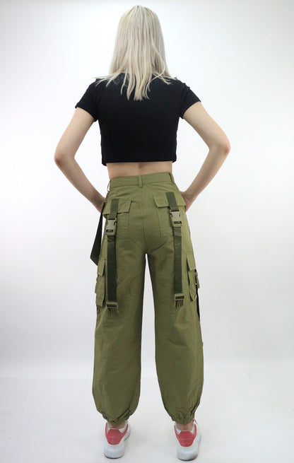 Pantalón cargo de color verde militar con cintas de broche (NUEVA TEMPORADA)