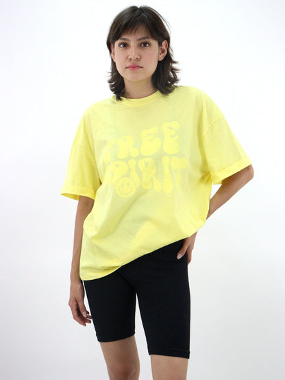 Playera oversize de color amarillo con estampado (NUEVA TEMPORADA)