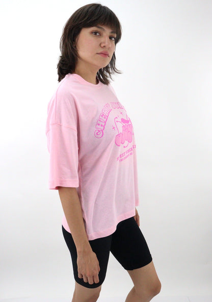 Playera oversize de color rosa con estampado de cerezas (NUEVA TEMPORADA)